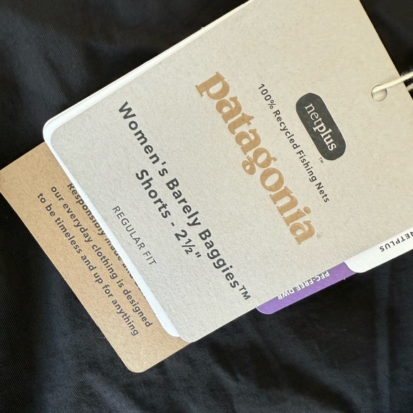 Patagonia Women's BARELY BAGGIES Shorts 2.5" Large Outdoor Hiking NEW 1055 - Picture 2 of 3